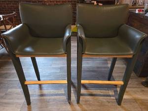 lot 19069 image: Leather Bar Height Chairs - Set of 2