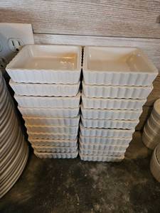 lot 19109 image: White Ceramic Rectangular Quiche Dishes - Set of 24