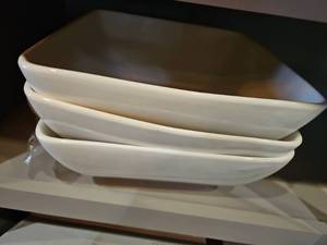 lot 19120 image: 10 Strawberry Street White Porcelain Bowls - Set of 3