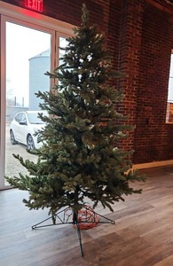 lot 19125 image: 9ft Pre-lit Artificial Christmas Tree