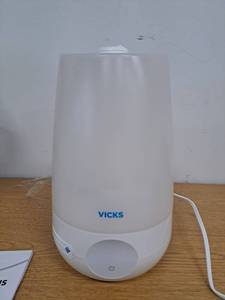lot 14519 image: Vicks Filter Free Plus Cool Mist Ultrasonic Humidifier - 1.2gal