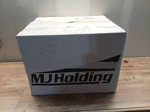 lot 21512 image: Mystery Box