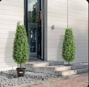 lot 16293 image: VEVOR Artificial Cedar Topiary Trees