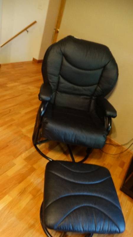 lot 1742 image: Very nice rocking swival chair with rocking ottaman.