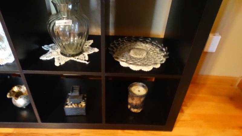 lot 1750 image: dowels, glass vase, glass plate decor, etc.