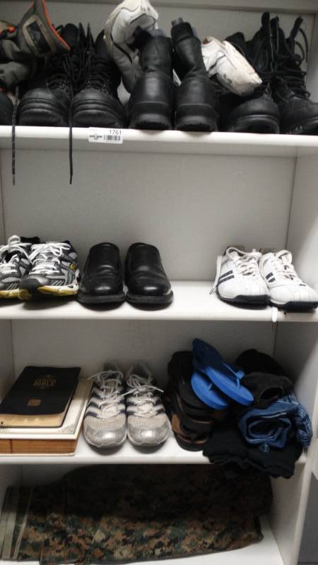 lot 1761 image: Contents on 4 shelfs.
