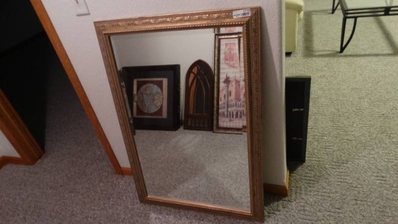 lot 1770 image: Wall mirror.