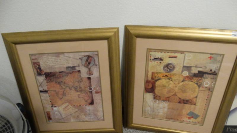 lot 1786 image: 2 Wall pictures.
