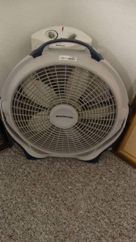 lot 1787 image: Fan.