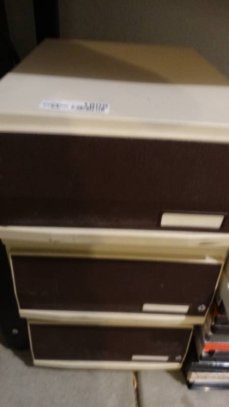 lot 1809 image: 3 Containers full of floppy disk.