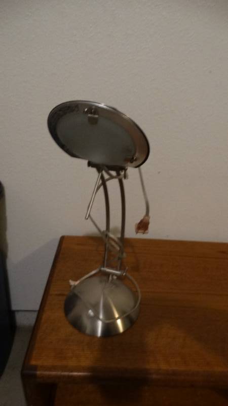 lot 1820 image: Desk lamp.