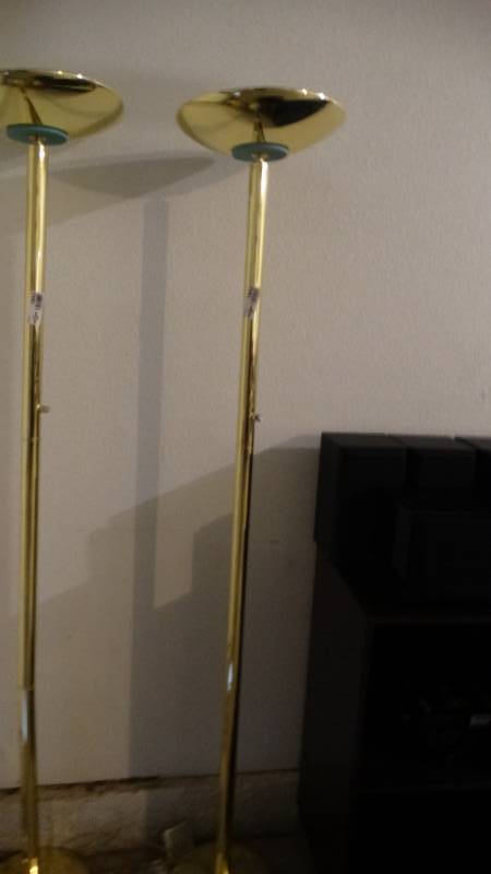 lot 1842 image: Only floor lamp.