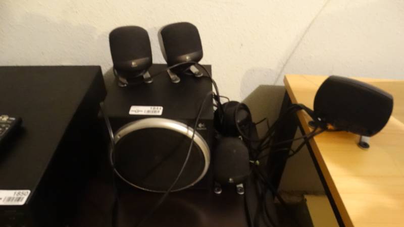 lot 1844 image: Lot of various size logitech speakers.