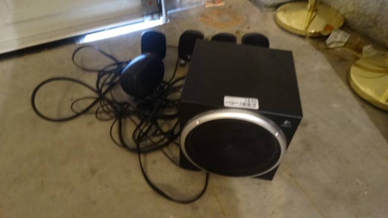 lot 1845 image: Lot of various size logitech speakers.