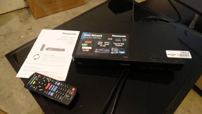 lot 1852 image: Panasonic blu-ray disc player.