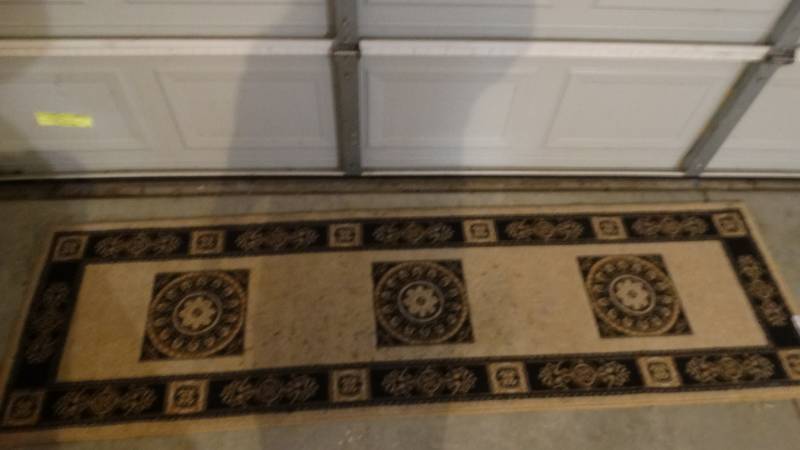 lot 1855 image: Long rug, approximately 27in. x 91in.