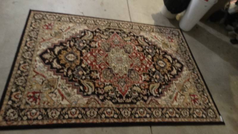 lot 1856 image: Rug, 61in. x 91in.