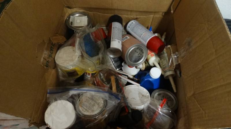 lot 1874 image: Box full of spray paint, Cocking, brake fluid, oil, Great stuff and more.