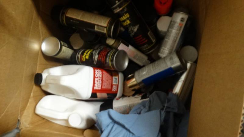 lot 1875 image: Assorted spray paint, rust remover, case cleaner, etc.