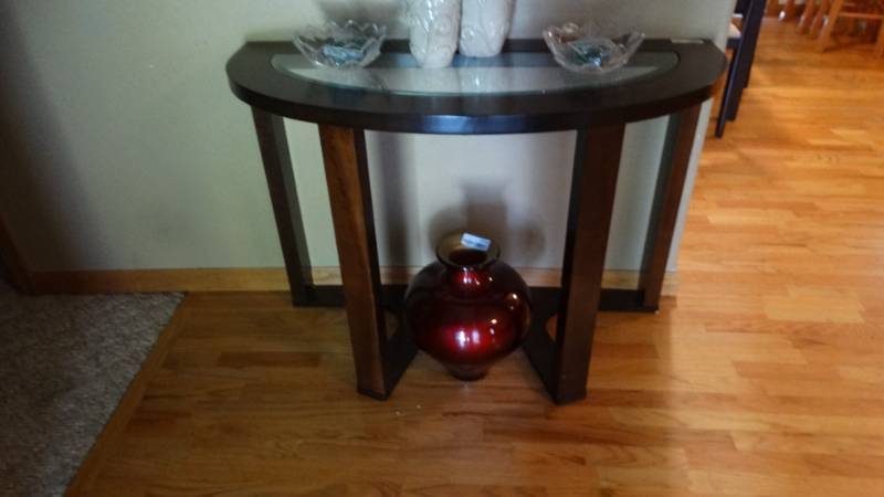 lot 1709 image: Very nice Half round table with glass top.