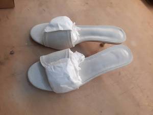 lot 16351 image: Womens Sandals T250216-5-Raffia-Size 9 - Retail $40