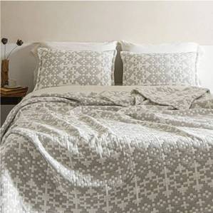 lot 16354 image: Dove Gray Quilt Lycell Cotton Pixel Cross Grid Twin Quilt�2-Pieces Stone Washed Bedspread Coverlet Lightweight Comforter with 1 Pillow Sham - Retail $50