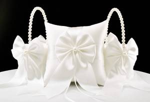 lot 8131 image: ATAILOVE 2 Flower Girl Baskets and Ring Bearer Pillow Set, Flower Girl Basket with Pearl Handle, Ivory Fariy Wedding Baskets for Flower Girls