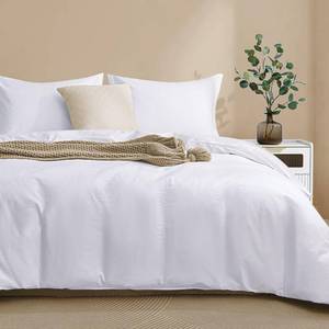 lot 19738 image: Colourful Snail 100-Percent Cotton Duvet Cover Set, Hidden Zipper Closure, Ultra Soft, Durable and Fade Resistant, QueenFull, White (Comforter Not Included)