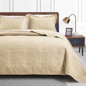 lot 5557 image: Loves cabin California King Size Quilt Bedding Set Camel Bedspreads - Cal King Summer Lightweight Bedspread Comforter - Coin Pattern Coverlet for All Season - 3 Pieces (1 Quilt, 2 Pillow Shams)