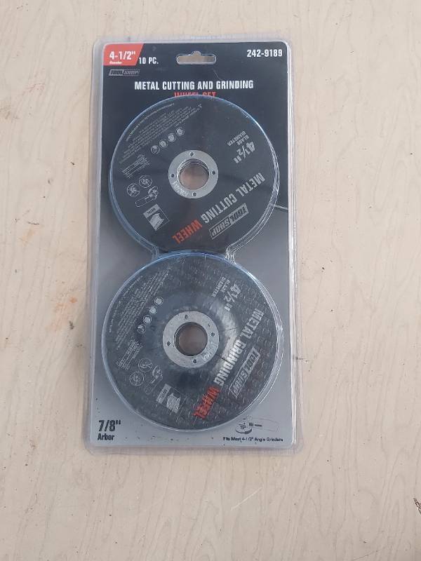 lot 5039 image: 10 Pc 4-12 Metal Cutting and Grinding Wheel Set