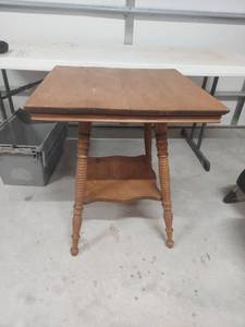 lot 3361 image: Oak Two-Tier Parlor Table with Spiral Legs