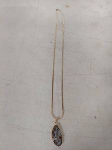 lot 3447 image: Brown Agate Slice Pendant Necklace