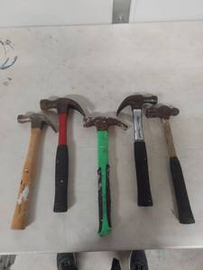 lot 3478 image: Collection of 5 Claw Hammers
