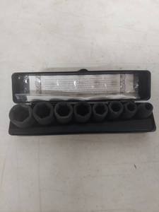 lot 3488 image: PITTSBURGH 8-Piece Impact Socket Set  - SAE, 38 DRIVE