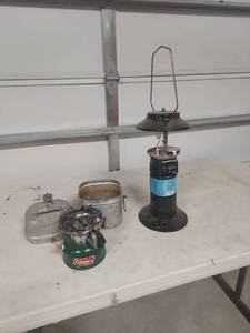 lot 3504 image: Coleman Camping Collection - Stove and Lantern Set