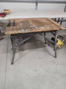 lot 3572 image: Folding Clamping Workbench