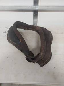 lot 3602 image: Brown Leather Horse Collar