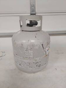 lot 3610 image: 20lb Propane Tank with OPD Valve