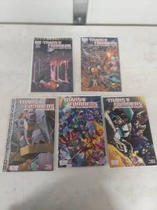 lot 3633 image: Transformers More Than Meets The Eye IDW Comics Set