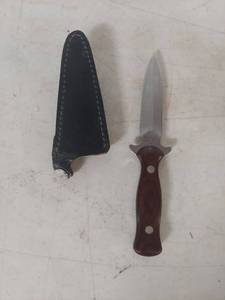 lot 3635 image: Western USA W75 Fixed Blade Knife with Sheath