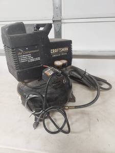lot 1004 image: Craftsman Industrial Air Compressor 1.5HP 4 Gallon