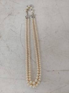 lot 1015 image: Double Strand Pearl Necklace