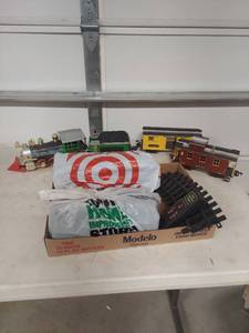 lot 1017 image: Denver Express Model Train Set with Coal Car and Caboose