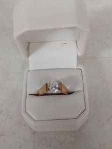 lot 1028 image: Ring in Box