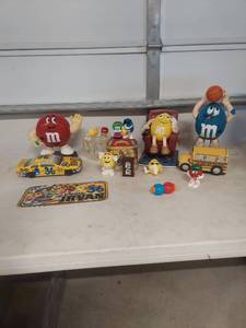 lot 3823 image: M&Ms Collectible Characters & NASCAR Bundle