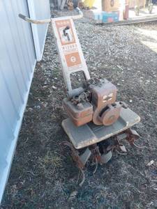 lot 3826 image: Wizard Two-Speed Rototiller