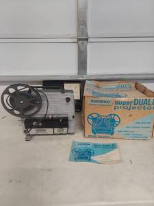 lot 3829 image: Emdeko Super Dual 8 Movie Projector Model EM 7000