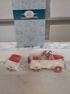 lot 3896 image: Hallmark Kiddie Car Classics 1940 Custom Roadster with Trailer