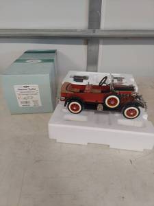 lot 3910 image: 1935 American Tandem Limited Edition Die-Cast Model Car