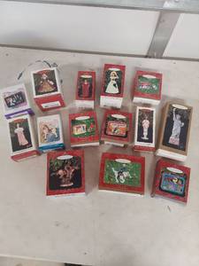 lot 3911 image: Hallmark Keepsake Ornament Collection Lot - Mixed Themes